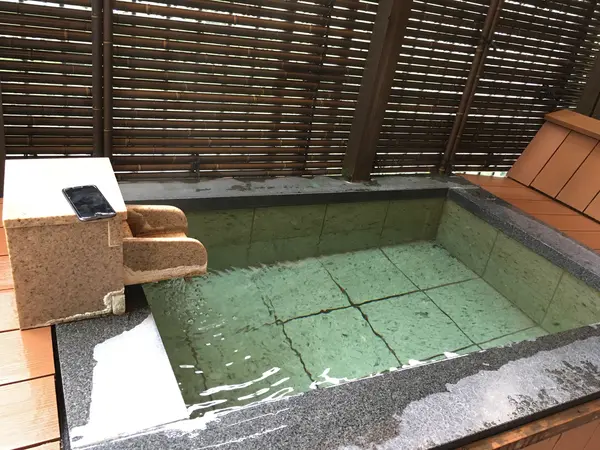 露天風呂付客室の温泉