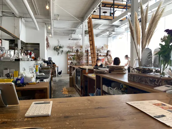 店内は落ち着いた雰囲気