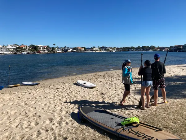 ツアー出発前、またはレッスン前安全説明の様子