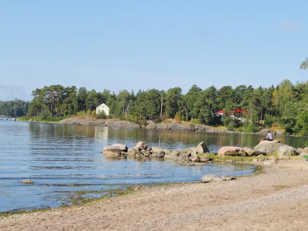 ホテルの裏は海