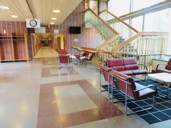 広いホテル敷地