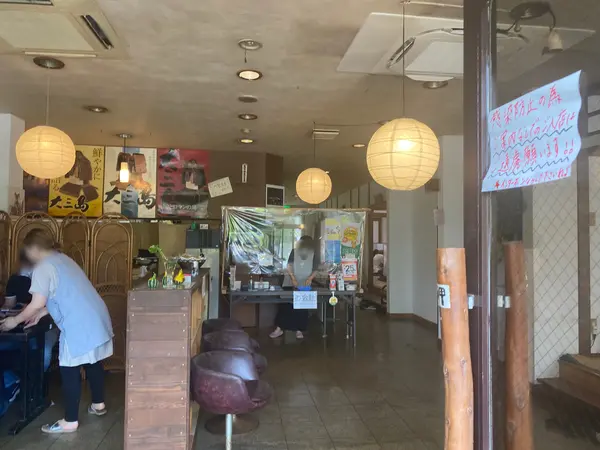 席はお座敷とテーブルの両方があります。