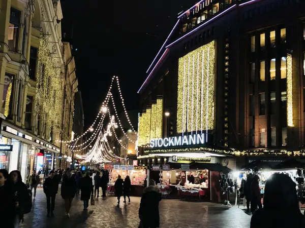 クリスマスシーズンのイルミネーション