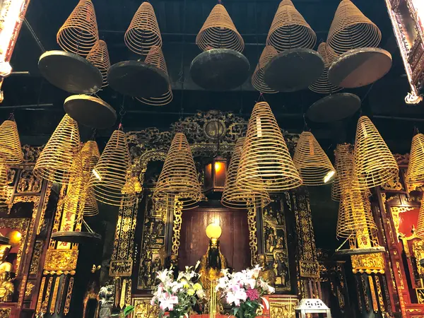 関帝古廟（三街会館）