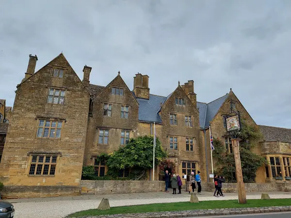 Lygon Arms　（ライゴン アームズ）