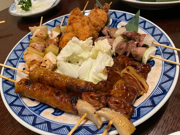 焼き鳥や居酒屋メニューはもちろん魚介系の一品料理などメニュー豊富！
