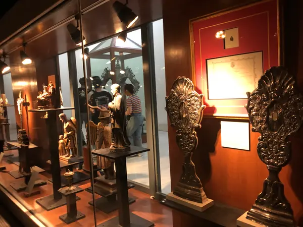 天主教藝術博物館および地下納骨堂