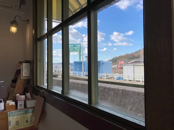 目の前は海。