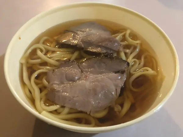 一番人気は、350円の特製チャーシュー麺！（提供まで25秒）
