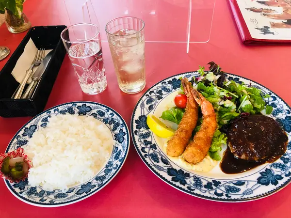 ハンバーグとエビフライ🍽