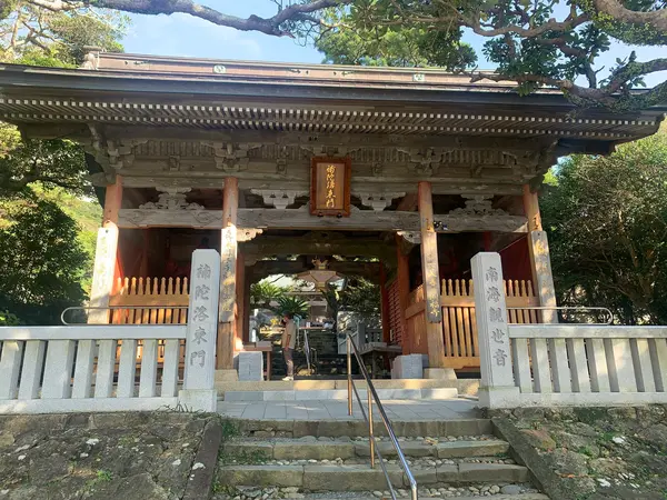 補陀洛東門