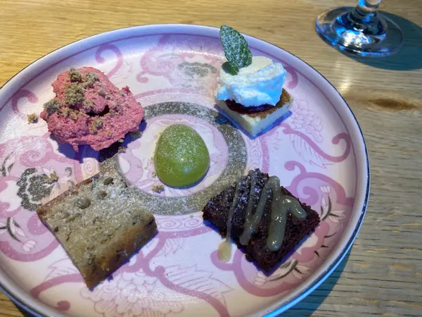 デザート盛り合わせ