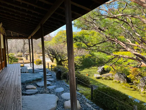 室町の庭 と 楽水軒