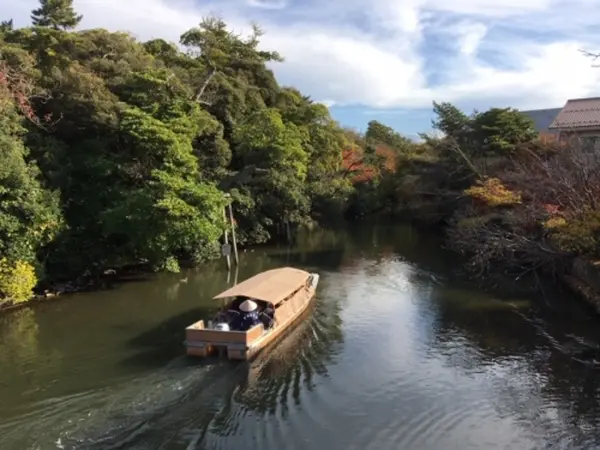 お濠も素敵です