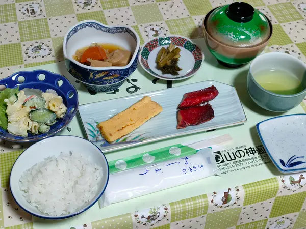 必要にして充分な朝食
