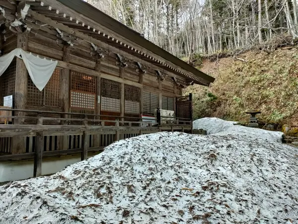 あちこちに残る雪