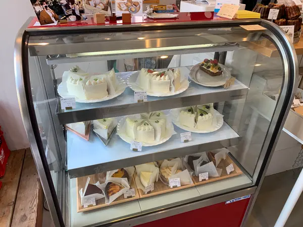 ショーケースのケーキ