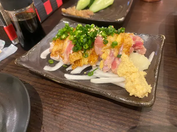 鹿児島地鶏の刺身　880円