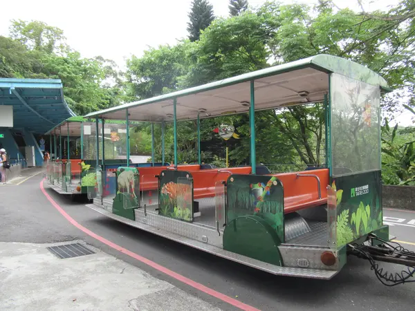 猫空ロープウェイ動物園南駅