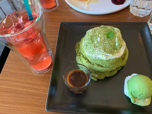 まずはぷるぷるパンケーキを。