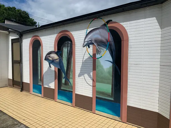 建物の作りを生かしたアート