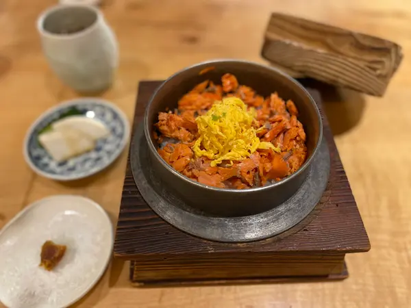 余志屋といえば、釜飯。