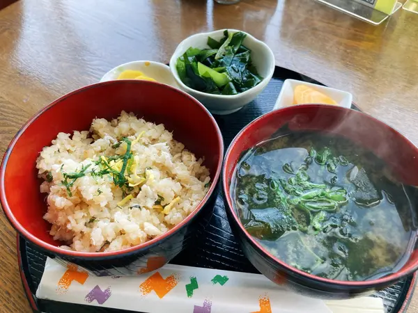 鳴門天然鯛の鯛めし！
