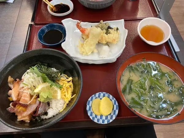 魚ぶつ切り丼＆天ぷら盛り合わせ