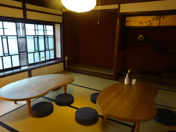 座敷で勉強もOK…！