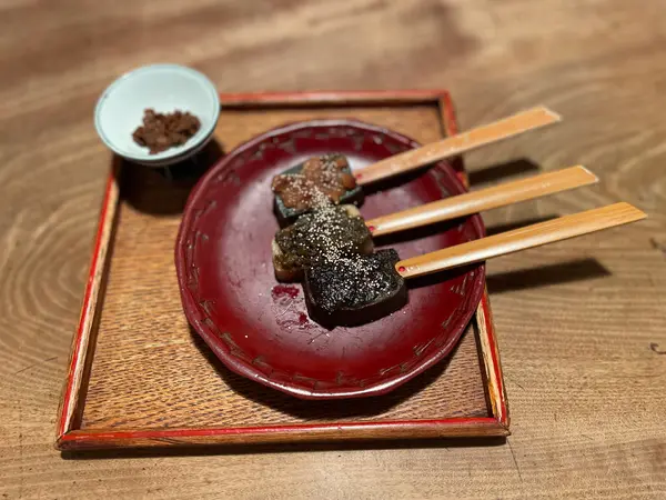弥生座三色田楽. 660円