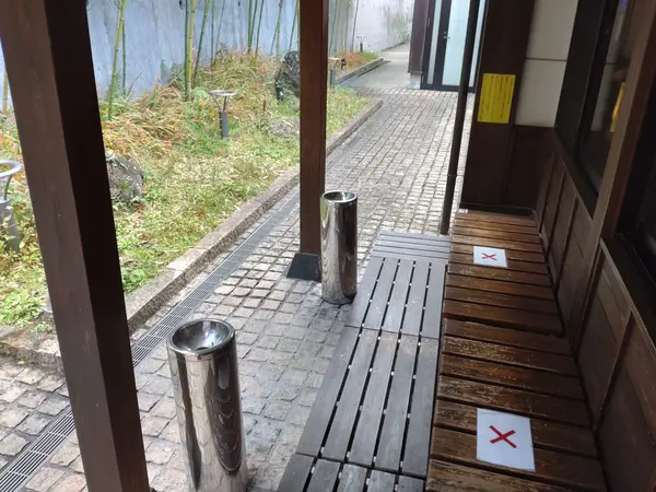 野外喫煙所