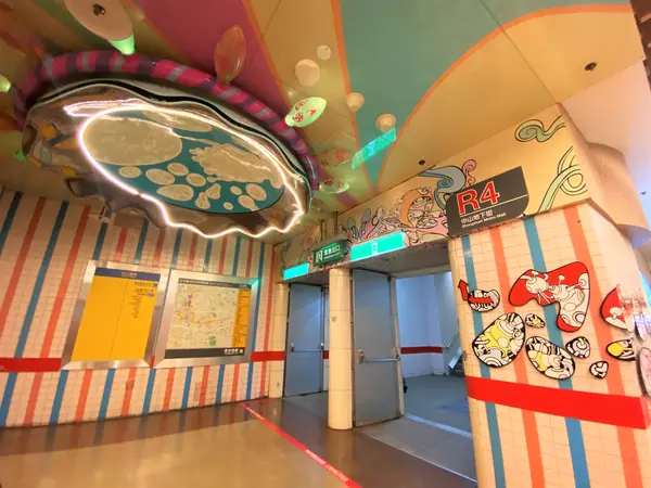 中山地下街　R4出口