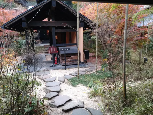 囲炉裏の建屋です。