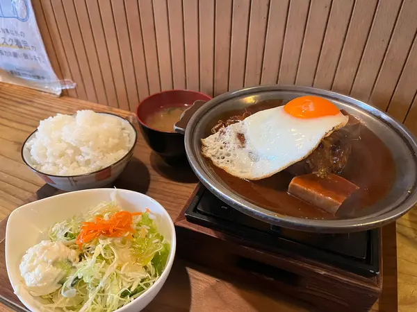 タンシチューハンバーグ