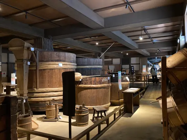 左手には酒造展示室が