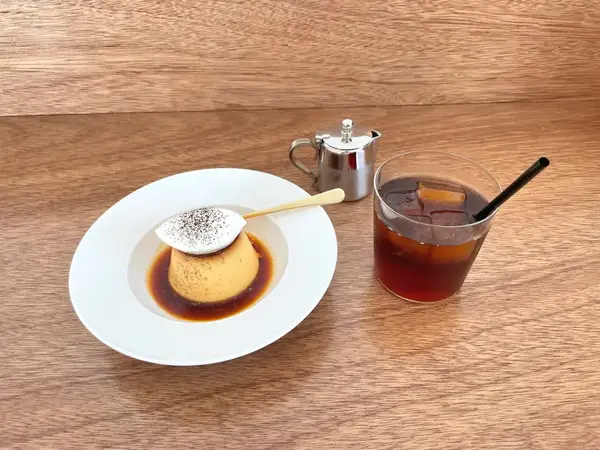 【プリン　¥670／紅茶 ICE   ¥500】