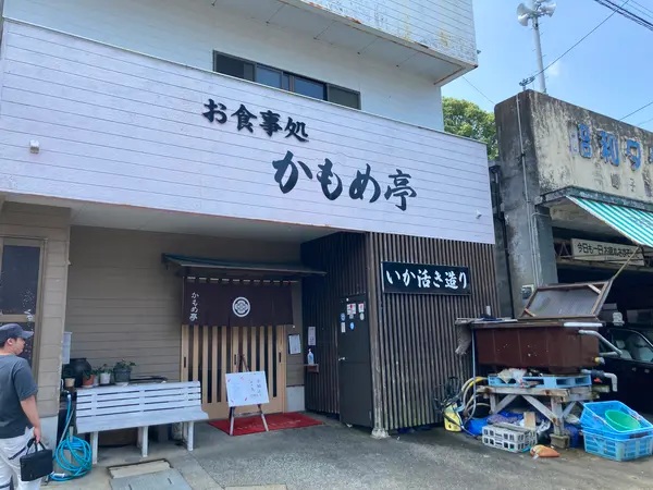 お昼は行列必至(･_･;