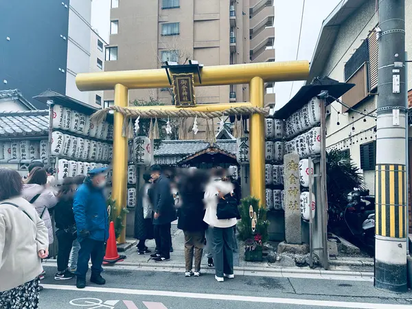 国内外からの参拝者でいっぱい