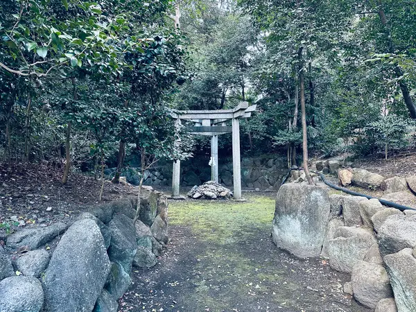 柱三本鳥居