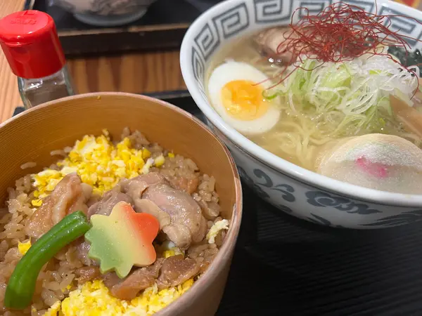 鶏めしとラーメン