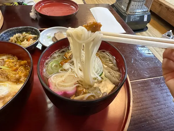 稲庭うどんはスルスルと食べられます！
