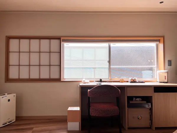 木を基調にしたデザインのお部屋