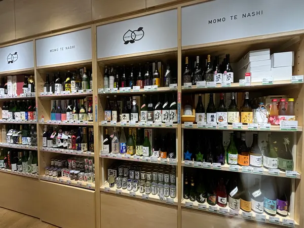 お酒コーナーも充実