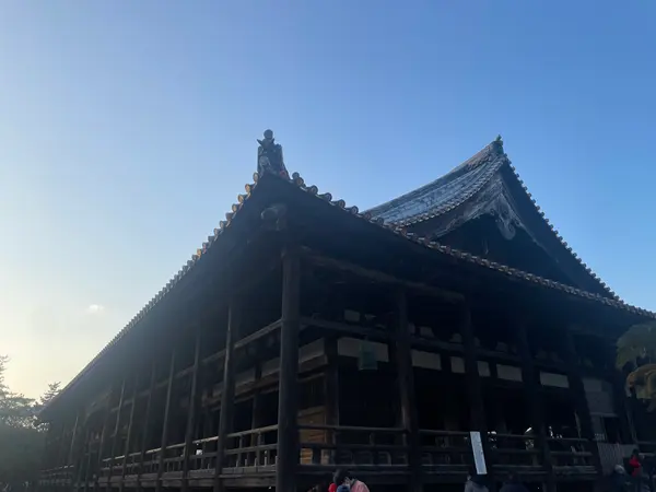 荘厳で力強い作り