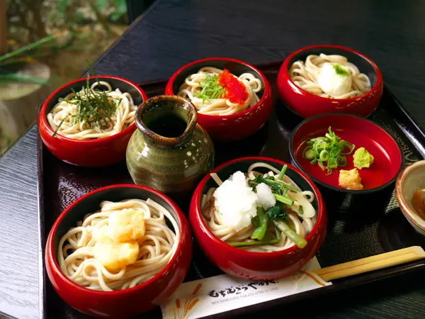 おすすめは冷やし五種麺です