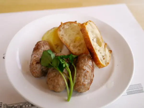 ちょっとしたイタリア料理も
