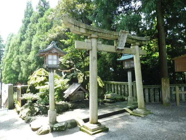 奥宮遥拝所