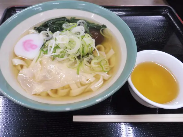 くさなぎ広場に”宮きしめん”