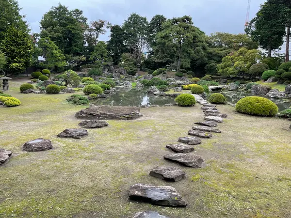 庭（母屋より）