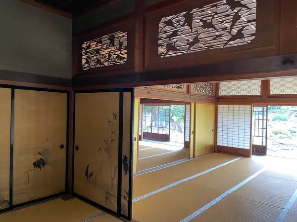 広々した畳の間